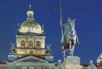 Monumento di San Venceslao (J. V. Myslbek 1912 – 24) e Museo nazionale (1885 – 90),  Libor Sváček, archiv Vydavatelství MCU s.r.o.