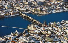 Левый и правый берега Влтавы с 1357 г. соединяет Карлов мост,  Libor Sváček, archiv Vydavatelství MCU s.r.o.