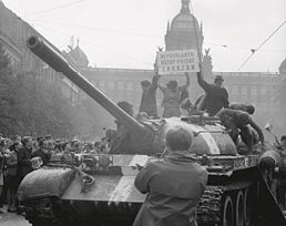 Srpnov ud losti v pra sk ch ulic ch - V clavsk  n m st 