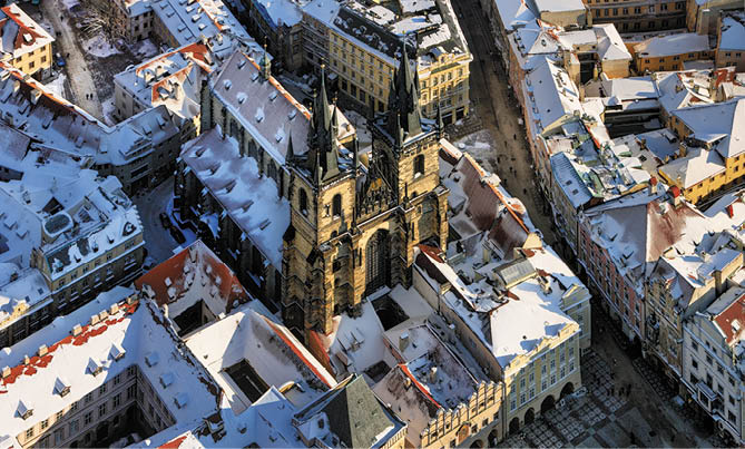 Kniha “PRAHA LETECKA - Libor Sv ek" - vyd n  1., rok 2013 Photographer: Libor Svacek; box@fotosvacek.cz; Mobile: +420 602428001; 