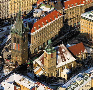 Kniha “PRAHA LETECKA - Libor Sv ek" - vyd n  1., rok 2013 Photographer: Libor Svacek; box@fotosvacek.cz; Mobile: +420 602428001; 