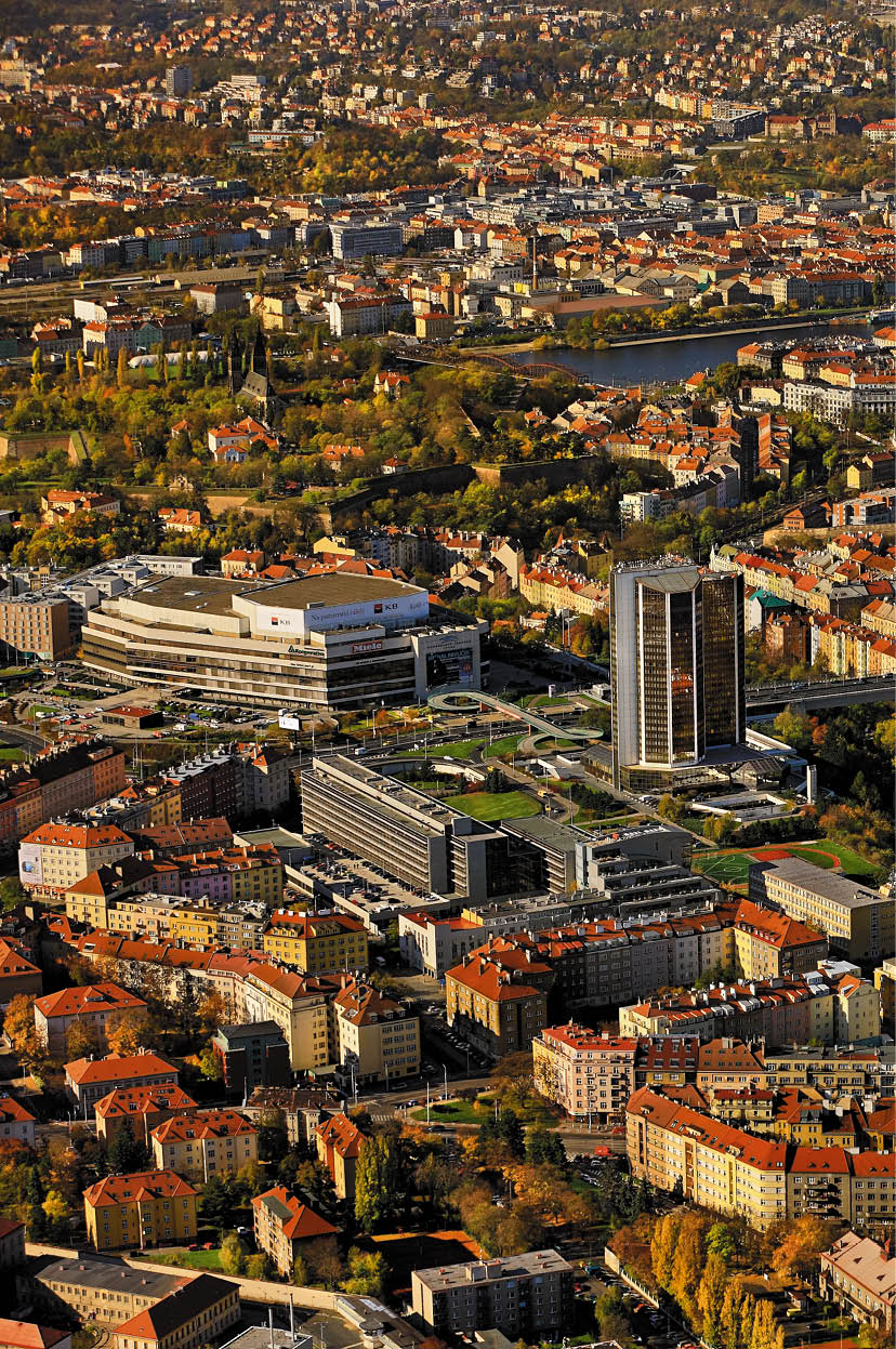 Kniha “PRAHA LETECKA - Libor Sv ek" - vyd n  1., rok 2013 Photographer: Libor Svacek; box@fotosvacek.cz; Mobile: +420 602428001; 