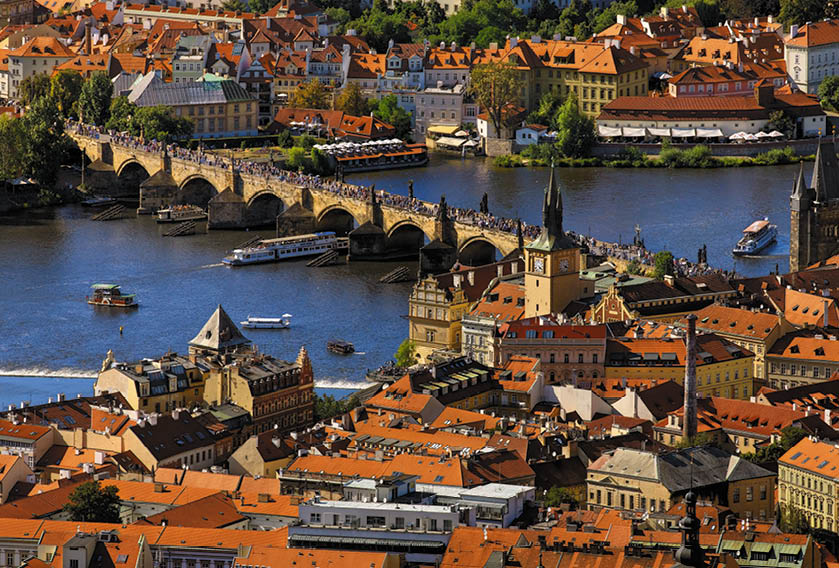 Kniha “PRAHA LETECKA - Libor Sv ek" - vyd n  1., rok 2013 Photographer: Libor Svacek; box@fotosvacek.cz; Mobile: +420 602428001; 