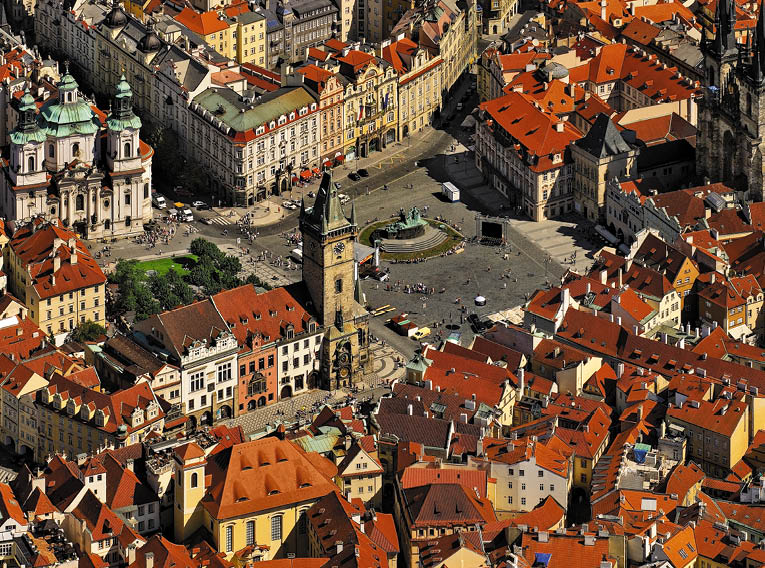 Kniha “PRAHA LETECKA - Libor Sv ek" - vyd n  1., rok 2013 Photographer: Libor Svacek; box@fotosvacek.cz; Mobile: +420 602428001; 