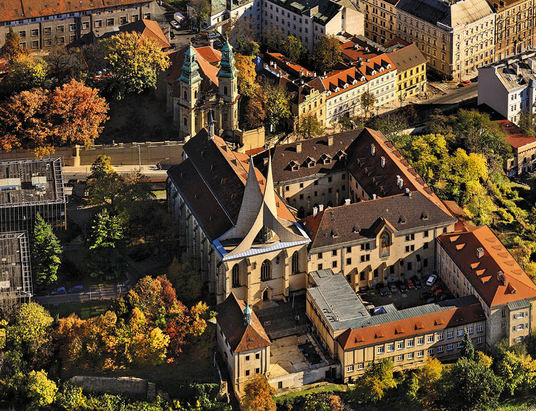 Kniha “PRAHA LETECKA - Libor Sv ek" - vyd n  1., rok 2013 Photographer: Libor Svacek; box@fotosvacek.cz; Mobile: +420 602428001; 