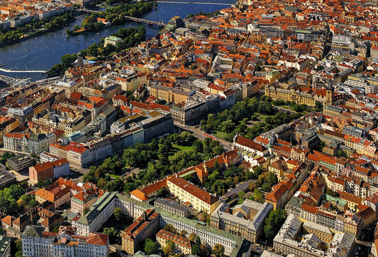 Kniha “PRAHA LETECKA - Libor Sv ek" - vyd n  1., rok 2013 Photographer: Libor Svacek; box@fotosvacek.cz; Mobile: +420 602428001; 